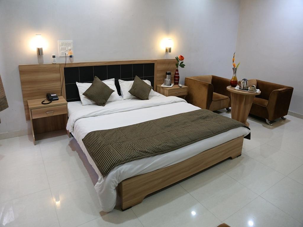Leo Resorts Junagadh Zimmer foto